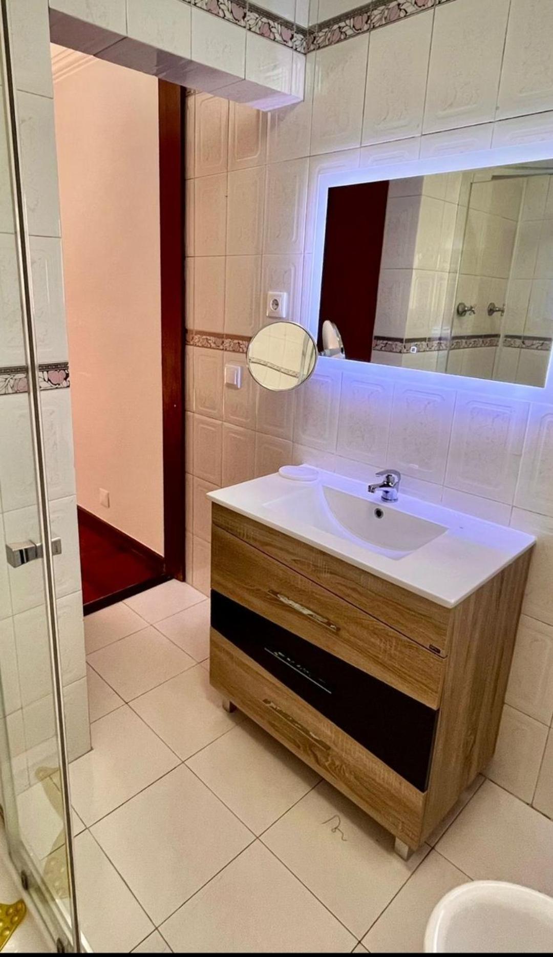 Апартаменты Quarto Boa Localizacao Com Cozinha E Casa De Banho Капарика Экстерьер фото
