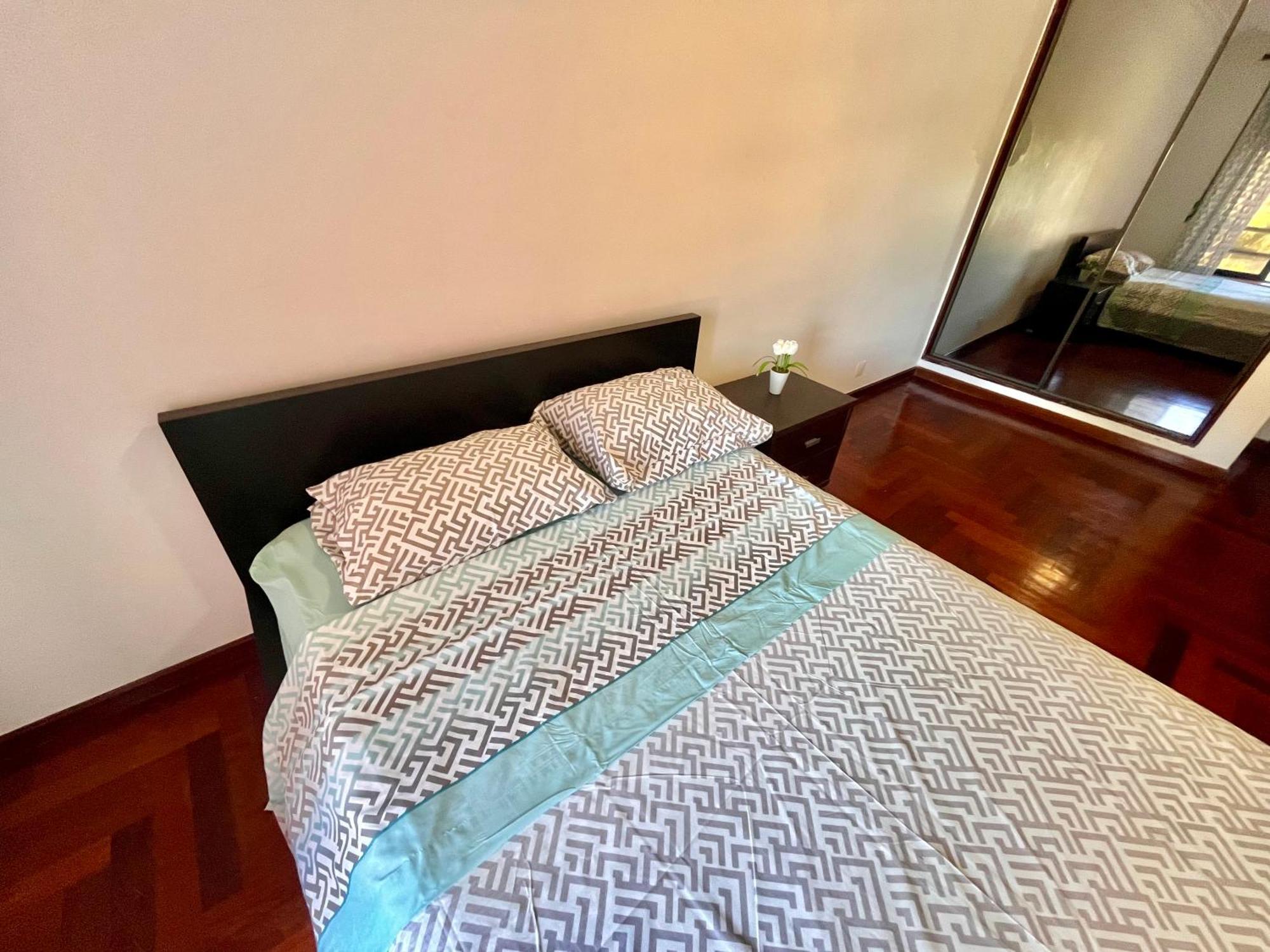 Апартаменты Quarto Boa Localizacao Com Cozinha E Casa De Banho Капарика Экстерьер фото