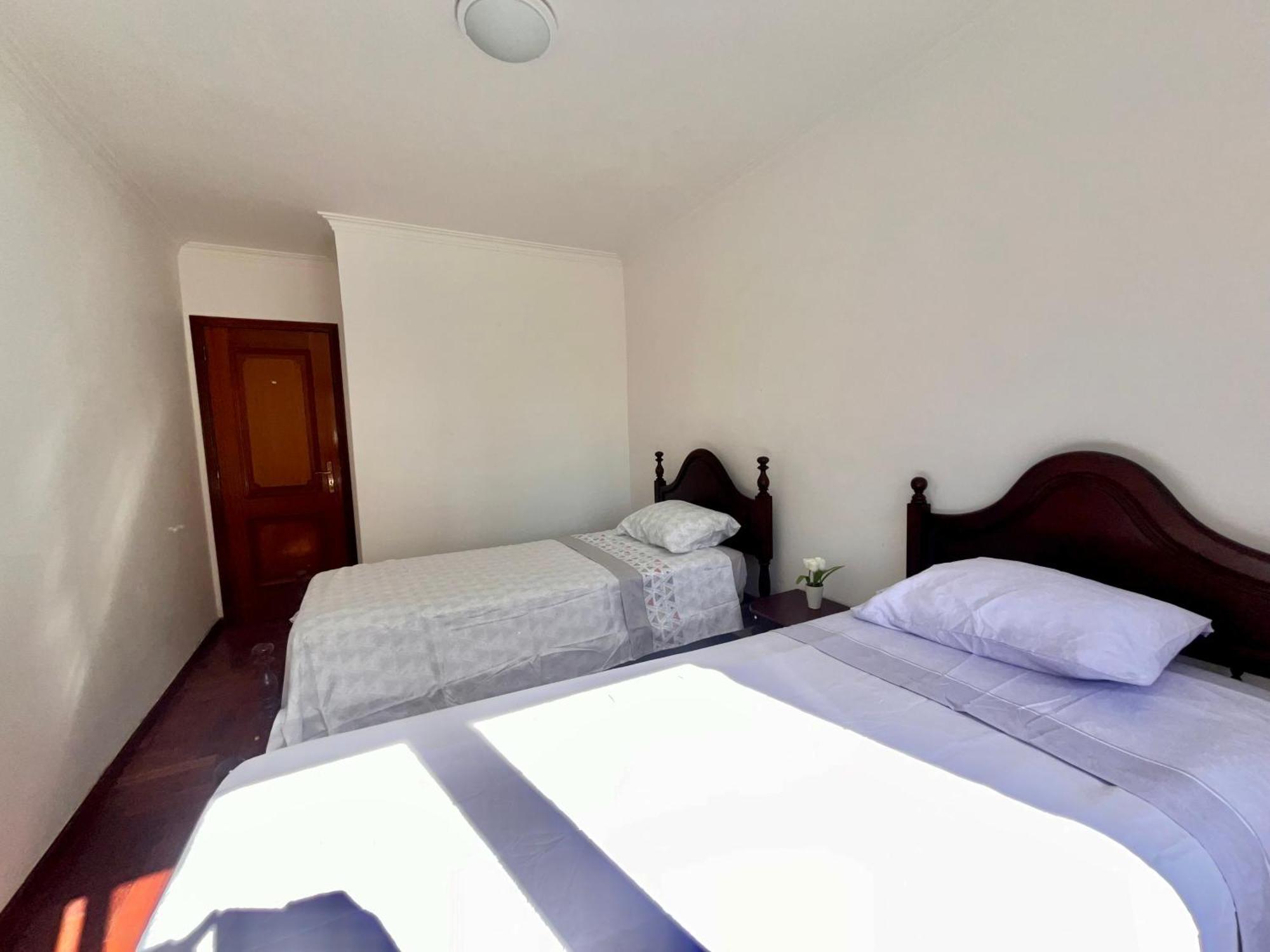 Апартаменты Quarto Boa Localizacao Com Cozinha E Casa De Banho Капарика Экстерьер фото