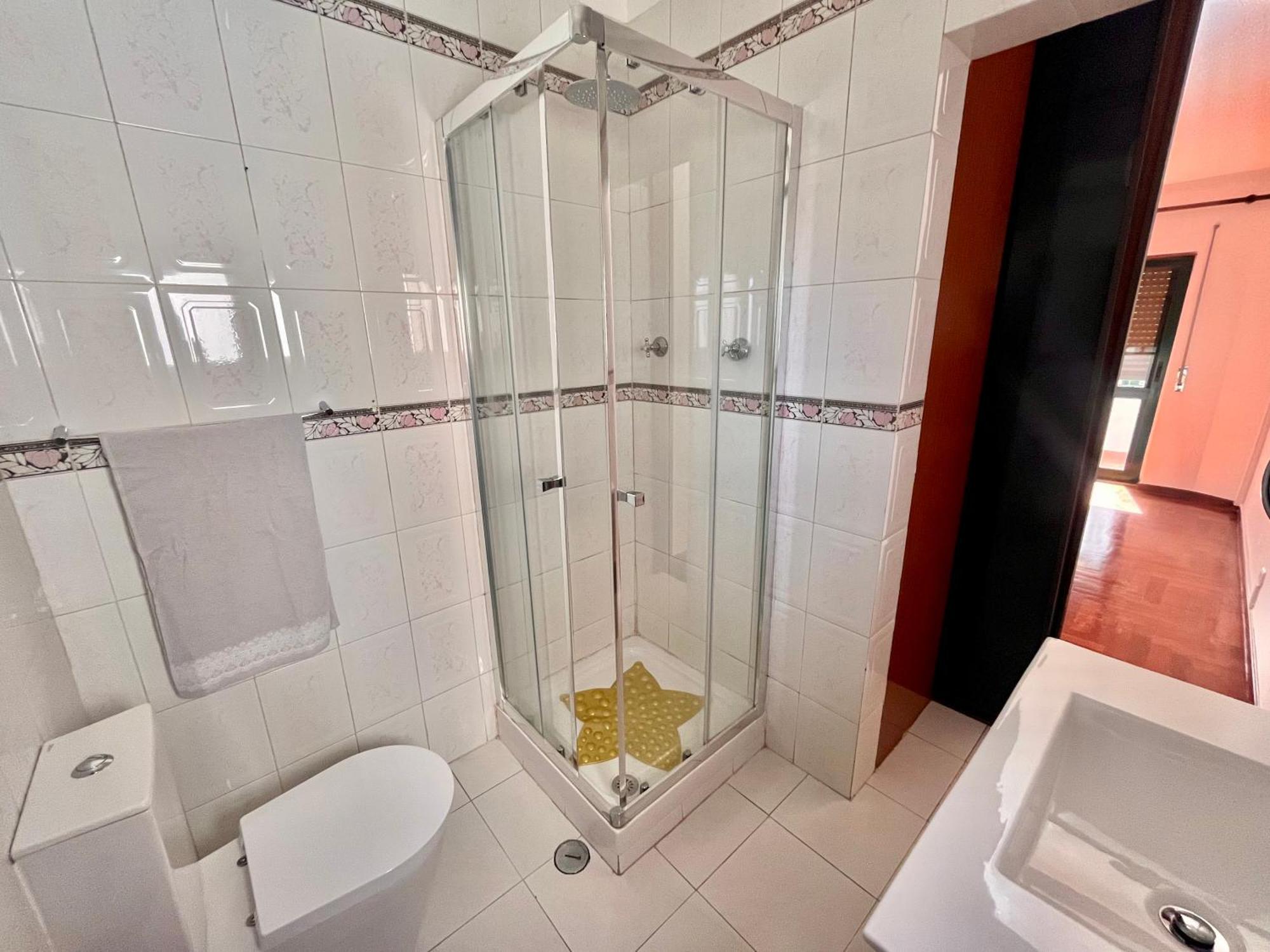 Апартаменты Quarto Boa Localizacao Com Cozinha E Casa De Banho Капарика Экстерьер фото